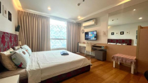 Studio Apartment Near BTS SkyTrain Free Wifi